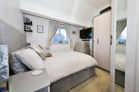2 Lea Manor Gardens, Albrighton, Wolverhampton, WV7 3DD