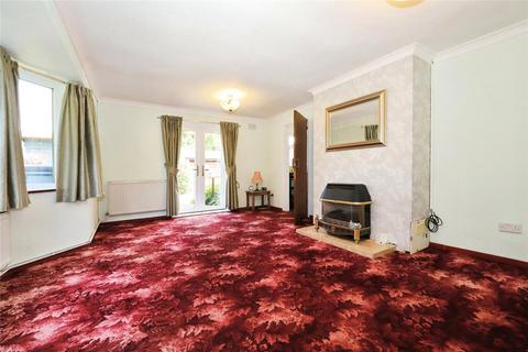 3 bedroom terraced house for sale, Loveridge Close, Wolverhampton WV8