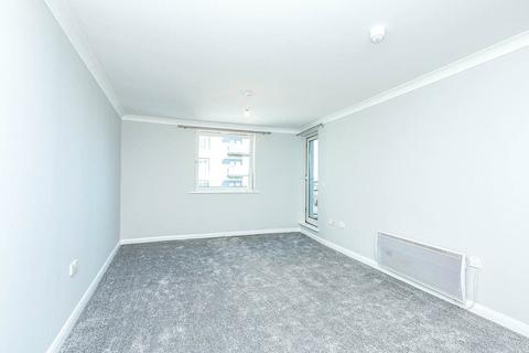 2 bedroom flat for sale, Alencon Link, Hampshire RG21