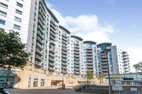 2 bedroom flat for sale, Alencon Link, Hampshire RG21