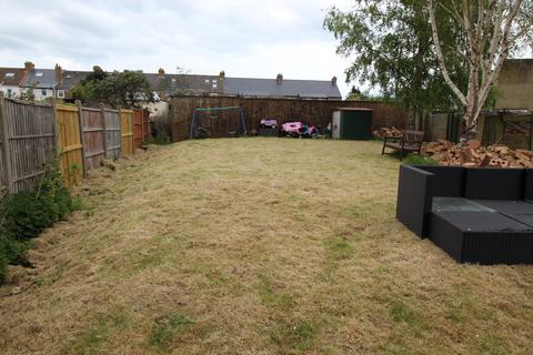 3 bedroom end of terrace house for sale, Hawkins Road, Folkestone CT19