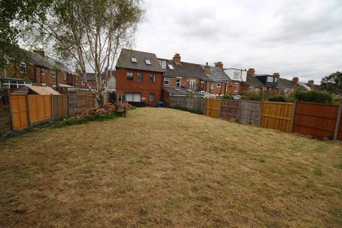 3 bedroom end of terrace house for sale, Hawkins Road, Folkestone CT19