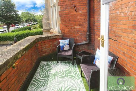 2 bedroom flat for sale, Earls Avenue, Kent CT20