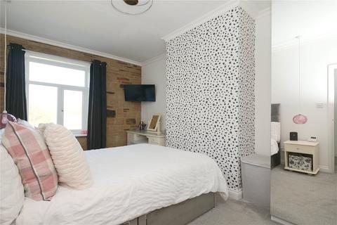 9 Oak Place, Baildon, Shipley, BD17 7QJ