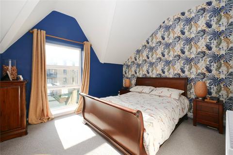 47 Dockfield Road, Shipley, BD17 7AD