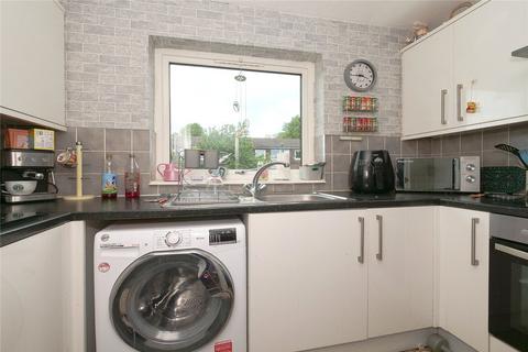 3 bedroom flat for sale, Hoyle Court Drive, Shipley BD17