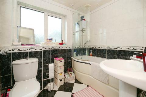 3 bedroom flat for sale, Hoyle Court Drive, Shipley BD17