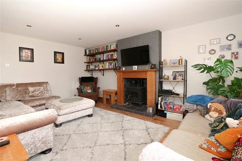 4 The Rowans, Baildon, Shipley, BD17 5DB