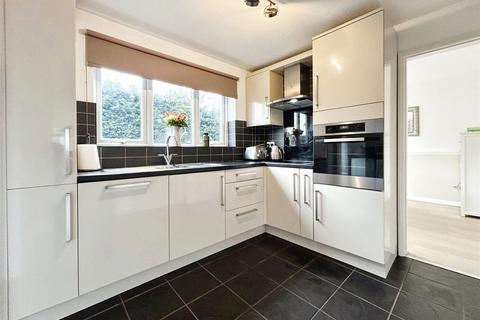 5 Wootton Close, Whetstone, Leicester, LE8 6EA