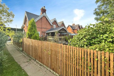 2 bedroom semi-detached house for sale, Church Road, Leicester LE8