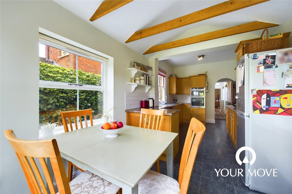 Kitchen / Dining Roo