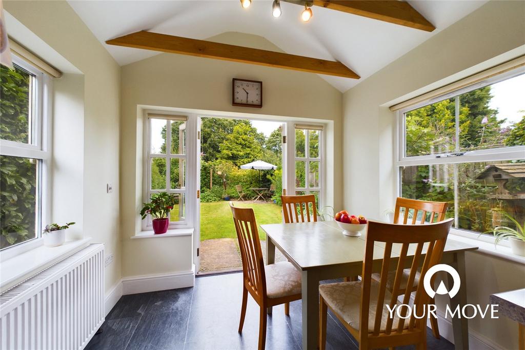 Kitchen / Dining Roo