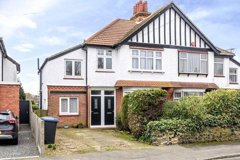 3 bedroom maisonette for sale, Lindenthorpe Road, Kent CT10