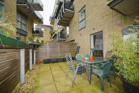 2 bedroom flat for sale, Fleet Street, East Sussex BN1