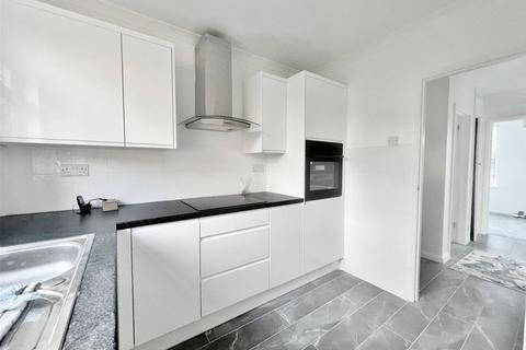 2 bedroom flat for sale, Highfield Gardens, West Sussex PO22