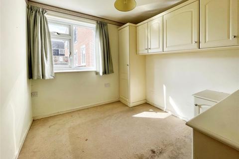 2 bedroom flat for sale, Gilwynes, West Sussex PO21