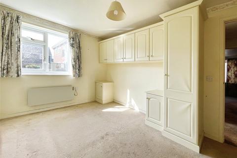 2 bedroom flat for sale, Gilwynes, West Sussex PO21