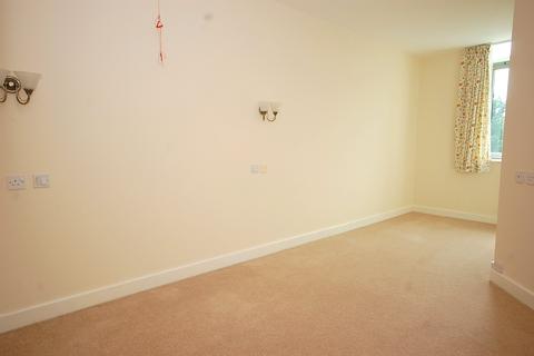 1 bedroom flat for sale, Springwood Gardens, Derbyshire DE56