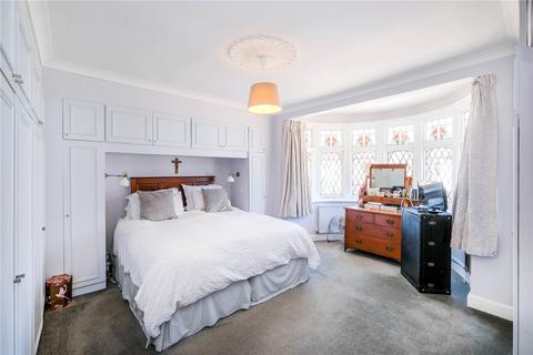 82 Whalebone Grove, Romford, RM6 6BL