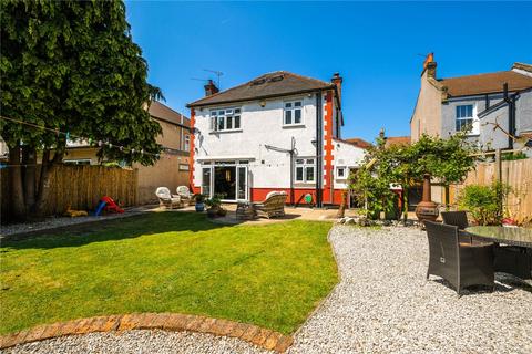 82 Whalebone Grove, Romford, RM6 6BL