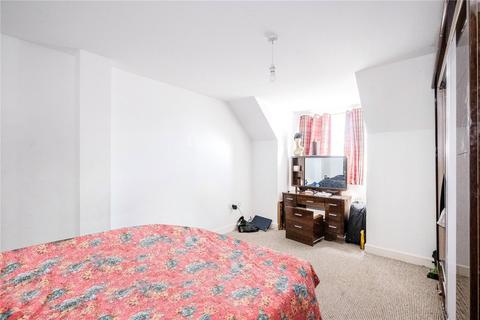 23 Norwich Crescent, Chadwell Heath, Romford, RM6 4UW