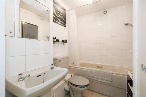 Studio for sale, Blacksmiths Close, Chadwell Heath RM6