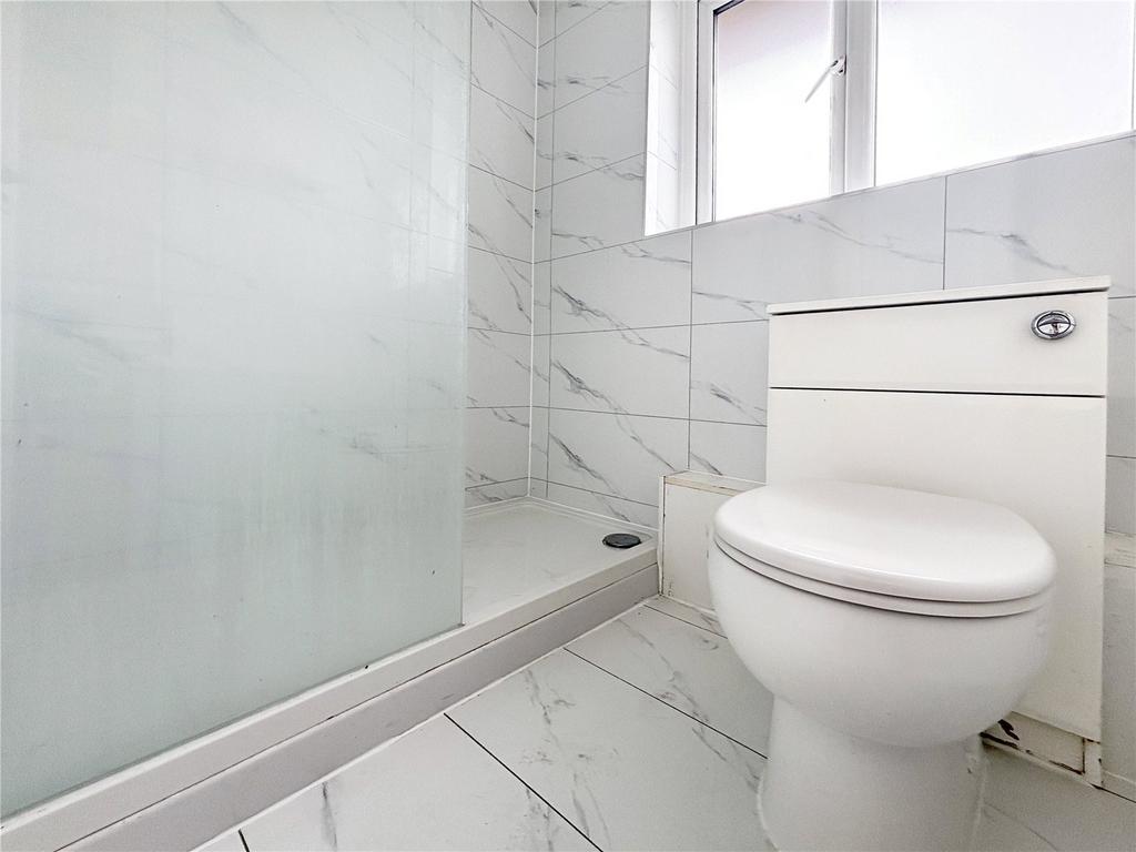 Apartment in Chadwell Heath - More