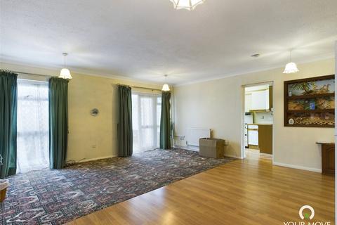 4 Ashurst Gardens, Cliftonville, Margate, CT9 3HW