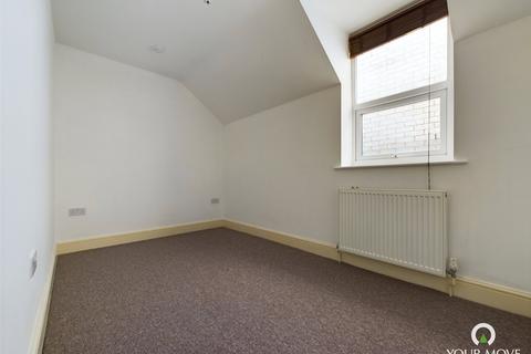 2 bedroom flat to rent, Station Road, Kent CT7