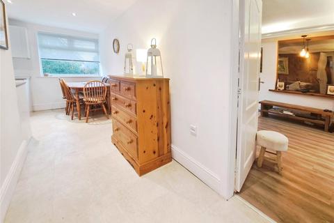 19 Glencoe Avenue, Hoddlesden, Darwen, BB3 3LW