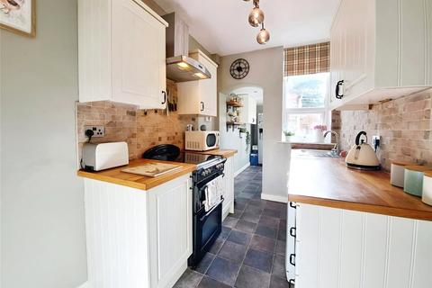 8 Warwick Avenue, Darwen, BB3 0HX