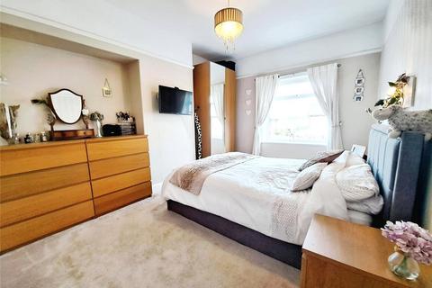 8 Warwick Avenue, Darwen, BB3 0HX