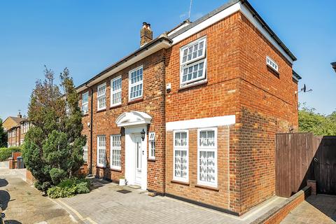 5 bedroom semi-detached house for sale, Fryent Way, London NW9