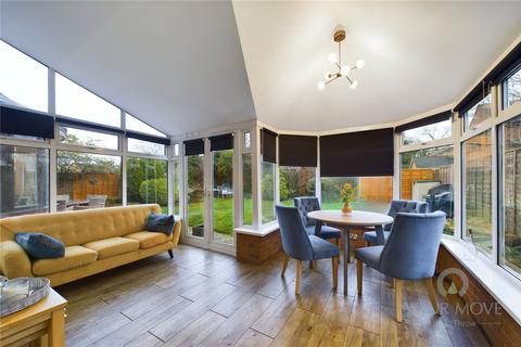 21 Camelot Way, Northampton, NN5 4BG