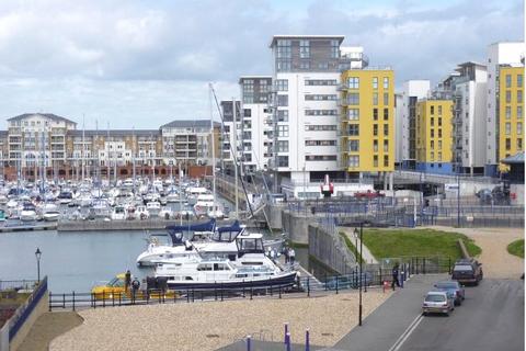 3 bedroom penthouse to rent, Key West, East Sussex BN23