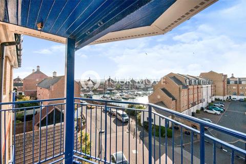 3 bedroom penthouse to rent, Key West, East Sussex BN23