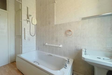 15 Stone Hall Road, Bradford, BD2 2EJ