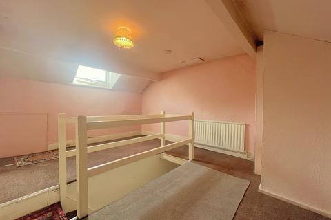15 Stone Hall Road, Bradford, BD2 2EJ