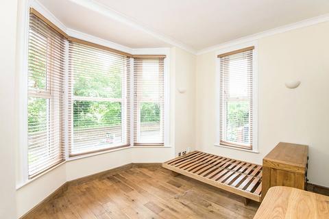 Flat 2, 18 Blackall Road, Exeter, EX4 4HE