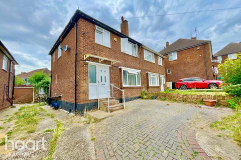 3 bedroom semi-detached house for sale, Cheviot Road, Luton