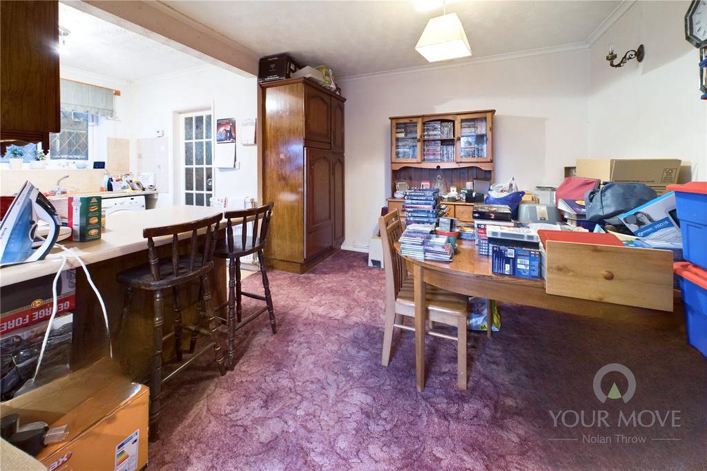 Kitchen/Dining Area