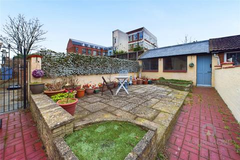37 Bayes Street, Kettering, NN16 8EH