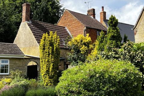 3 bedroom detached house for sale, Queen Street, Kettering NN14