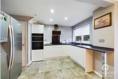 16 Stonewold Close, Northampton, NN2 8QD