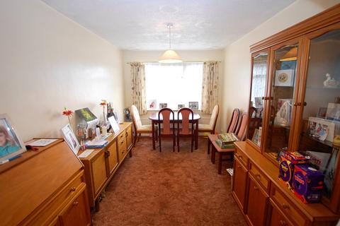 14 Harptree Grove, Bristol, BS3 3PY