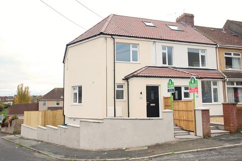 3 bedroom end of terrace house for sale, Northend Avenue, Bristol BS15