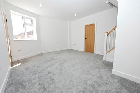 3 bedroom end of terrace house for sale, Northend Avenue, Bristol BS15