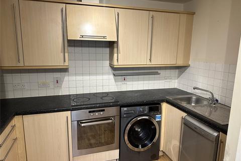 2 bedroom flat for sale, Hawkes Close, Slough SL3