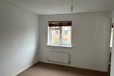 2 bedroom end of terrace house to rent, Rockall Court, Slough SL3