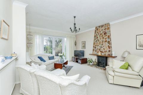 21 Beacon Drive, Loughborough, LE11 2BD